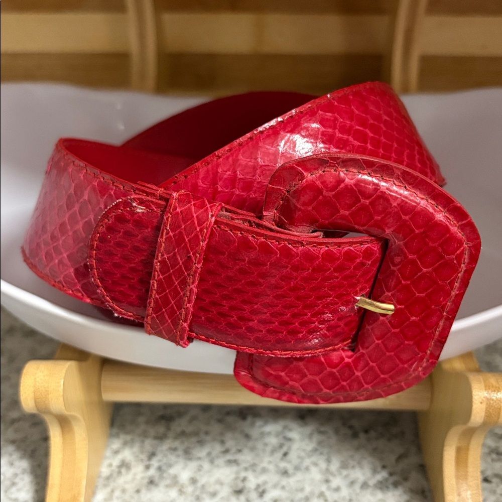 Vintage 80’s Cherry Red Snake Skin Belt Size Medium 1.5” wide